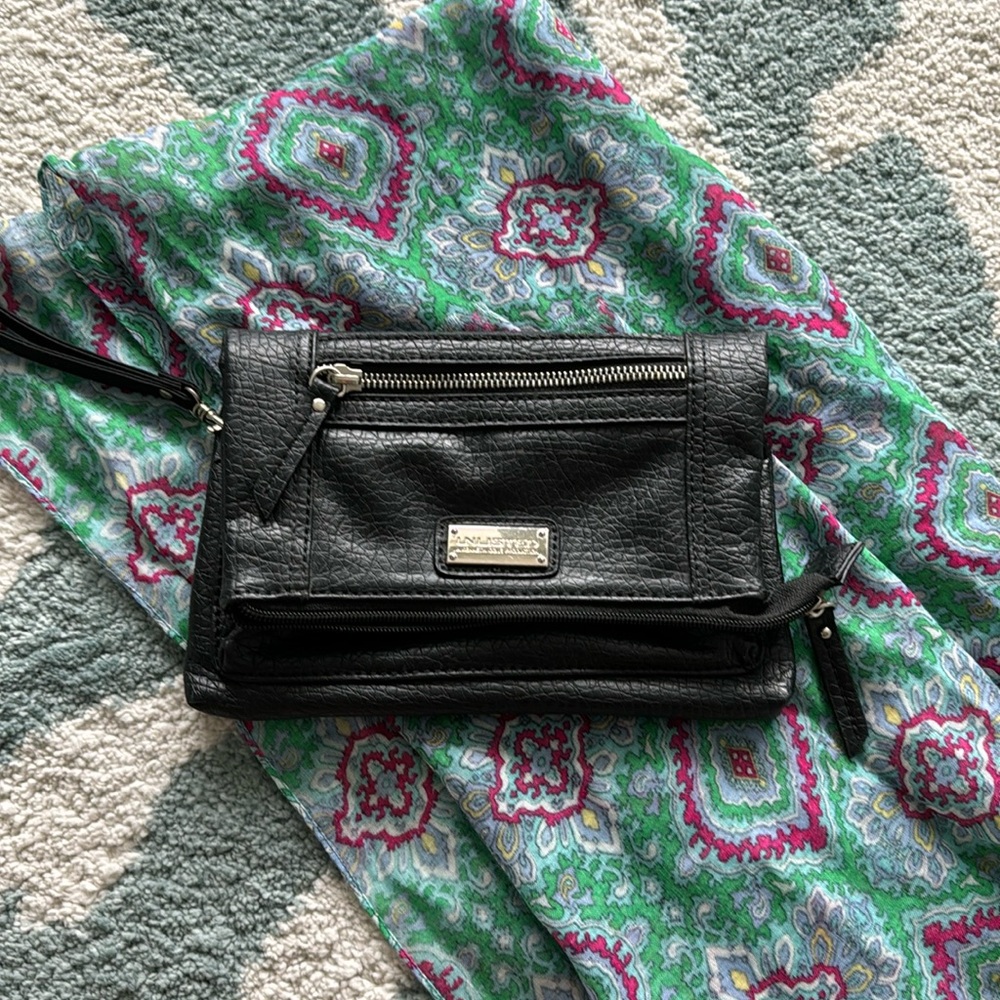KENNETH COLE BLACK WRISLET
